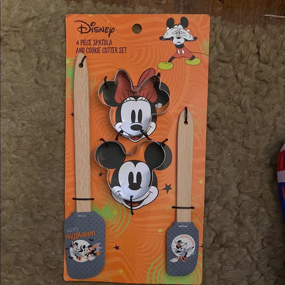 Disney Mickey and Minnie Halloween Baking Set